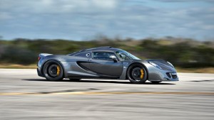 image 12 300x169 Hennessey Venom stanovilo nový rychlostní rekord   435.3 km/h